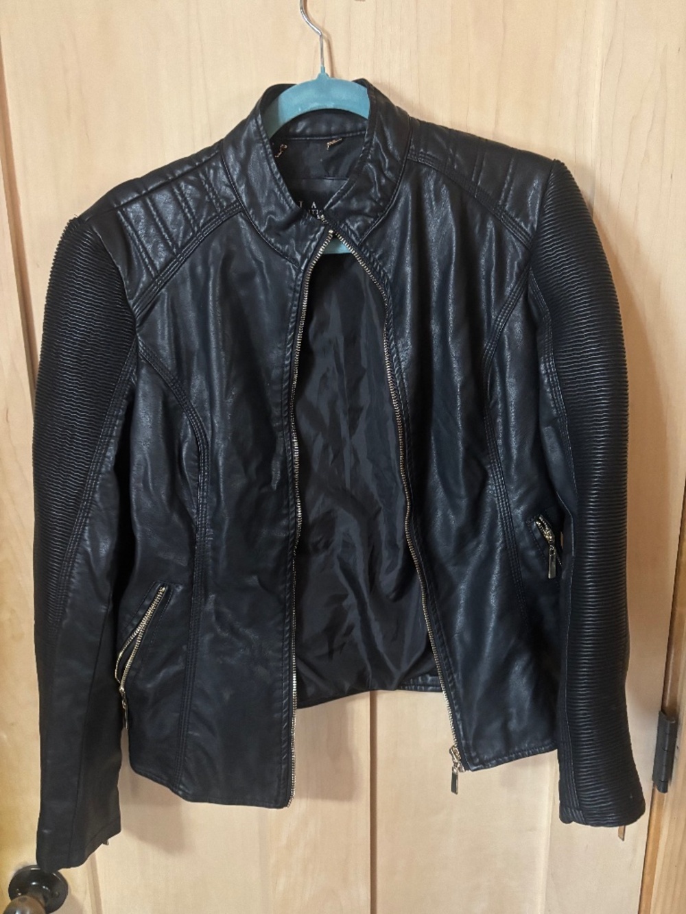 Cropped leather jacket
